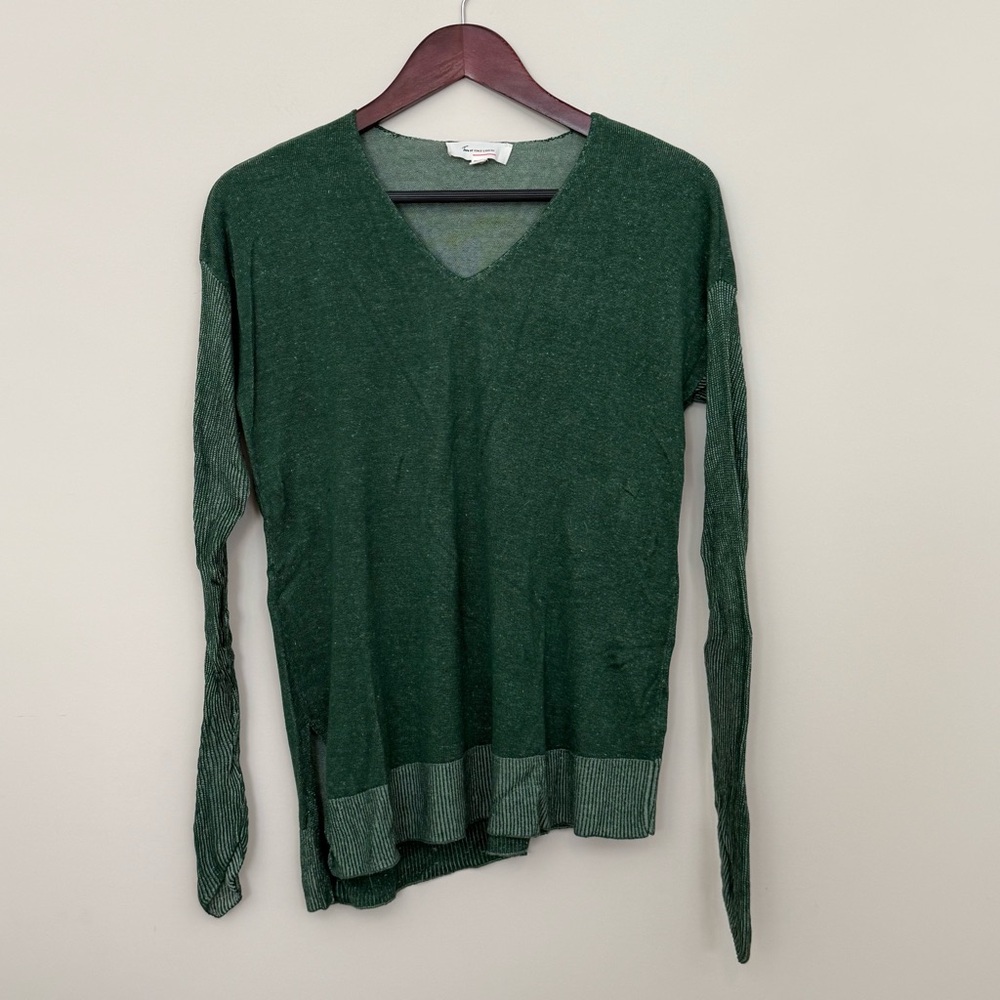 Vince Camuto Green V-Neck Sweater with Sheer Hem